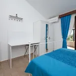 1 Bedroom Pet Friendly In Apartment Peroj