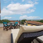 1 Bedroom Pet Friendly In Apartment