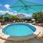 1 Bedroom Pet Friendly In *