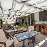 1 Bedroom Pet Friendly In Apartment *