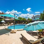 Apartment 1 Bedroom Pet Friendly In *