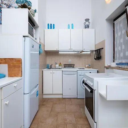 شقة Stunning In With Kitchen بيروغ