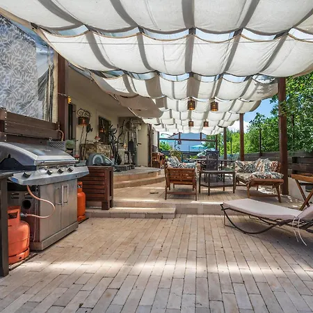 شقة Stunning In With Kitchen