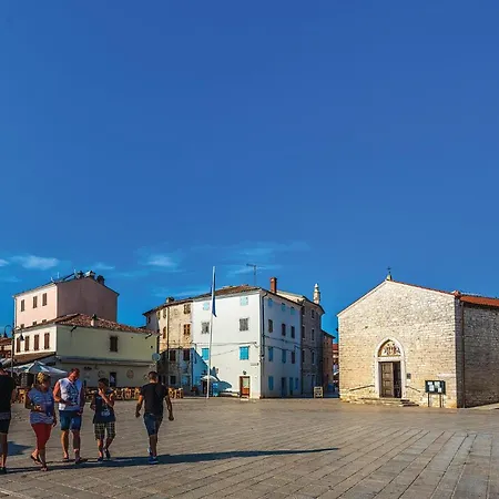 Apartment Cozy In With Wifi Peroj