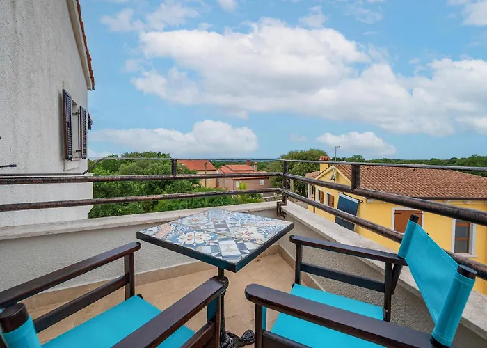 Lejlighed Cozy In With Wifi Peroj