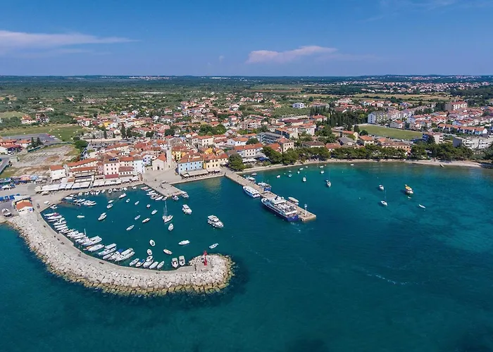 Apartment Cozy In With Wifi Peroj