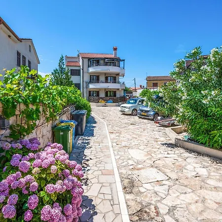 Cozy In With Wifi Appartement Peroj